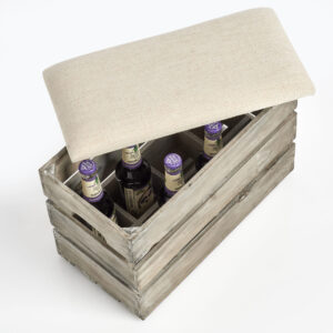 Sitztruhe m. Flascheneinteilung, Holz