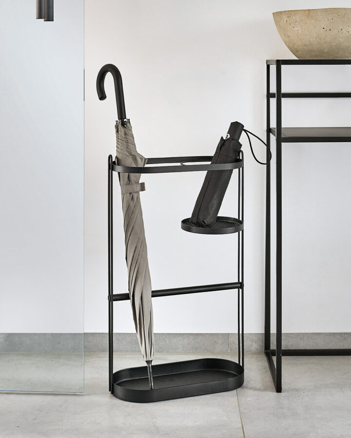 Schirmständer, Metall, schwarz – Lifestyle 1