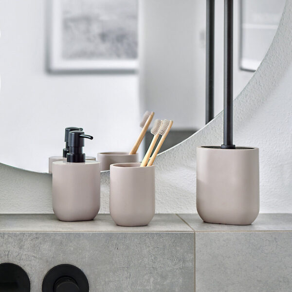 Seifenspender, Polyresin/Kunststoff, greige – Lifestyle 1