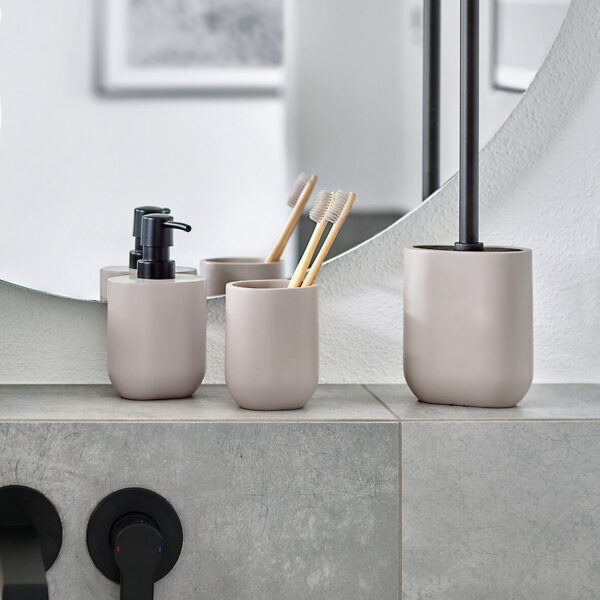 Zahnputzbecher, Polyresin, greige – Lifestyle 1