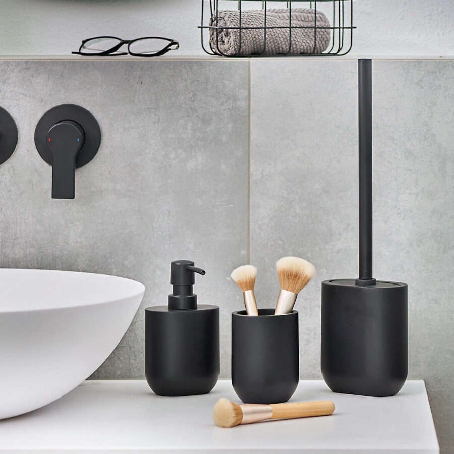 Seifenspender, Polyresin/Kunststoff, schwarz – Lifestyle 1