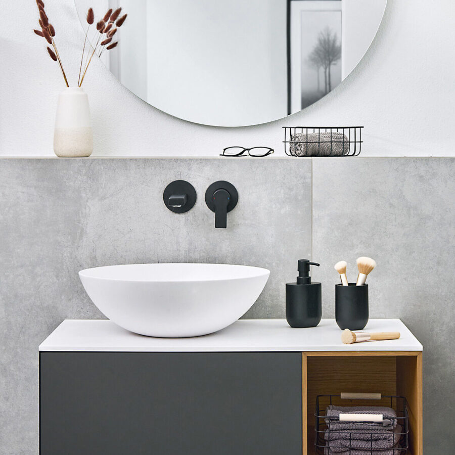 Zahnputzbecher, Polyresin, schwarz – Lifestyle 2