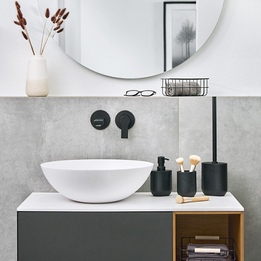 WC-Bürste, Polyresin/Edelstahl/TPR, schwarz – Lifestyle 2