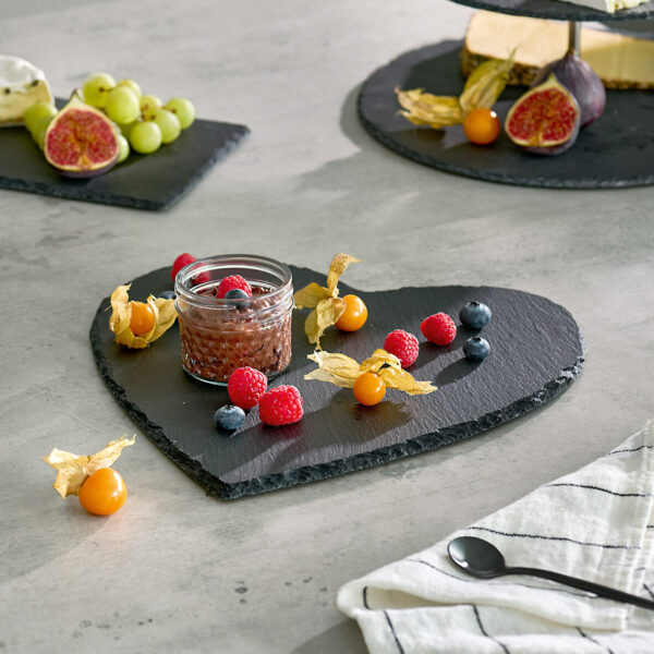 Servierplatte "Heart", Schiefer – Lifestyle 1