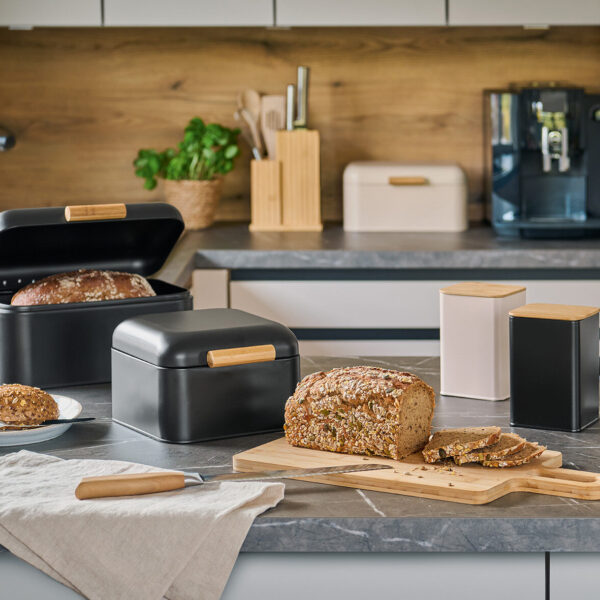 Brotkasten, Metall/Bambus, schwarz – Lifestyle 1