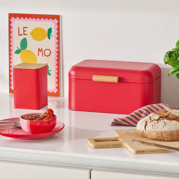 Brotkasten, Metall/Bambus, rot – Lifestyle 1