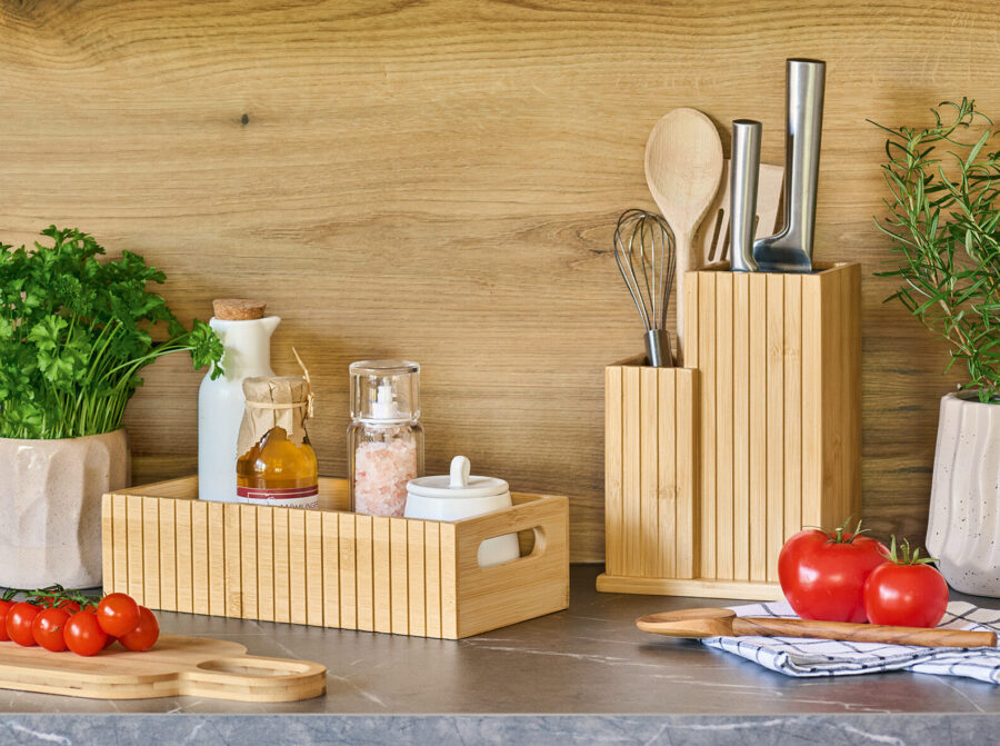 Messerblock m. Utensilienhalter, Bambus/Kunststoff – Lifestyle 1