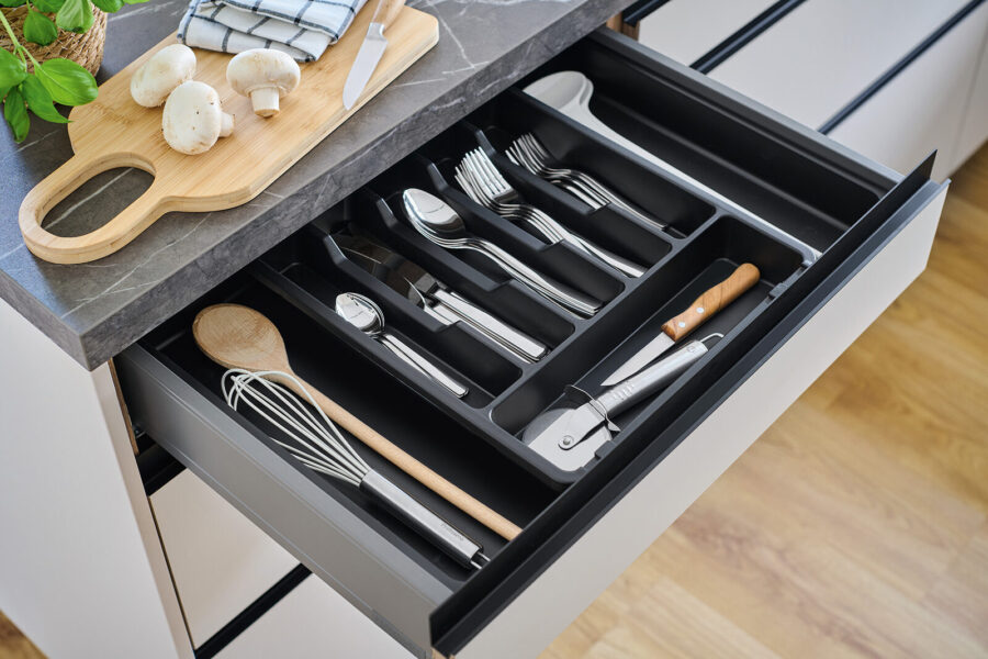 Besteckkasten, ausziehbar, Kunststoff, schwarz – Lifestyle 1