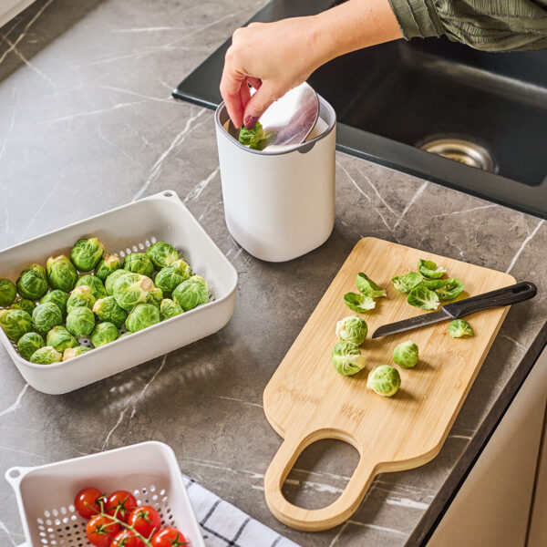 Tischabfalleimer, Kunststoff/Edelstahl, weiß – Lifestyle 1