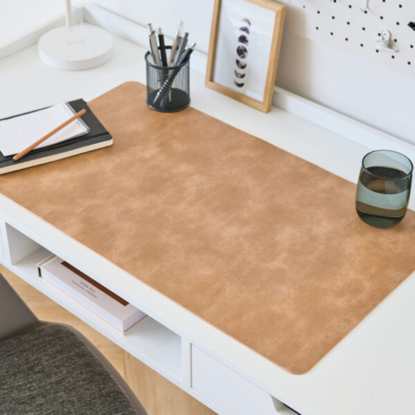 Schreibtischunterlage, Kunstleder, hellbraun – Lifestyle 1