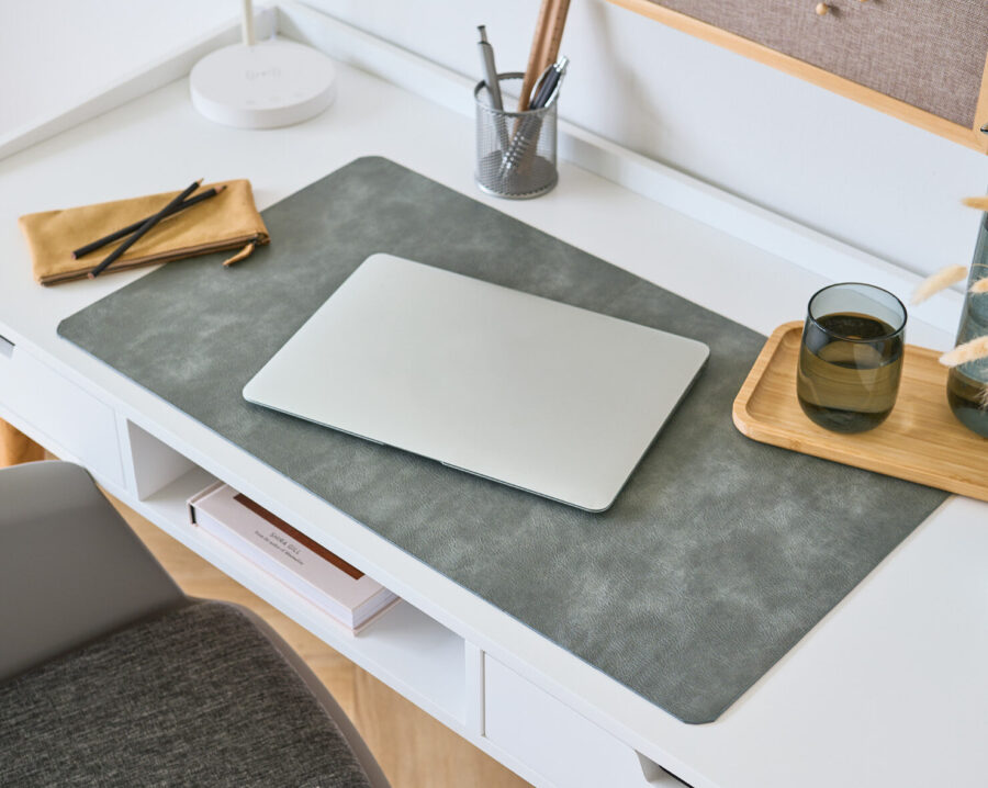 Schreibtischunterlage, Kunstleder, grau – Lifestyle 1